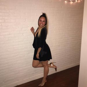 Meet your Posher, Leslie